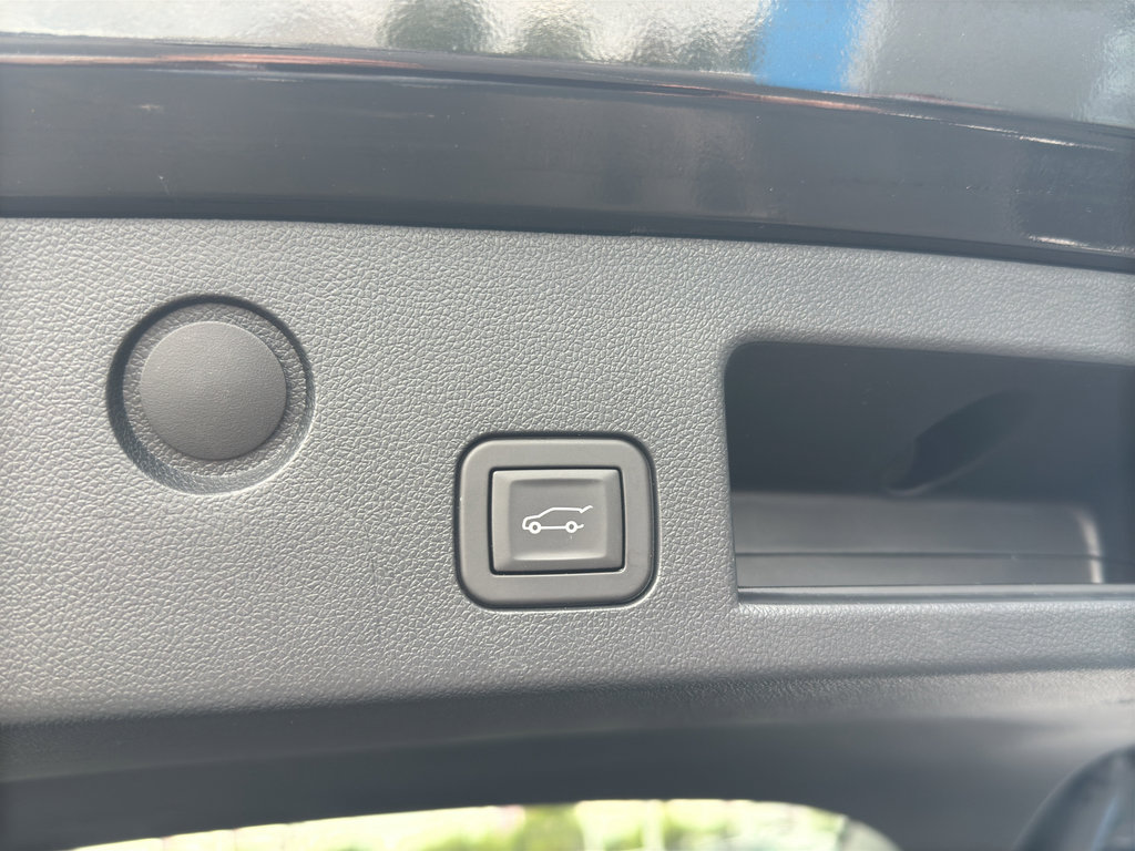 Used 2025 Chevrolet Equinox LT w/ Convenience Package II image 14