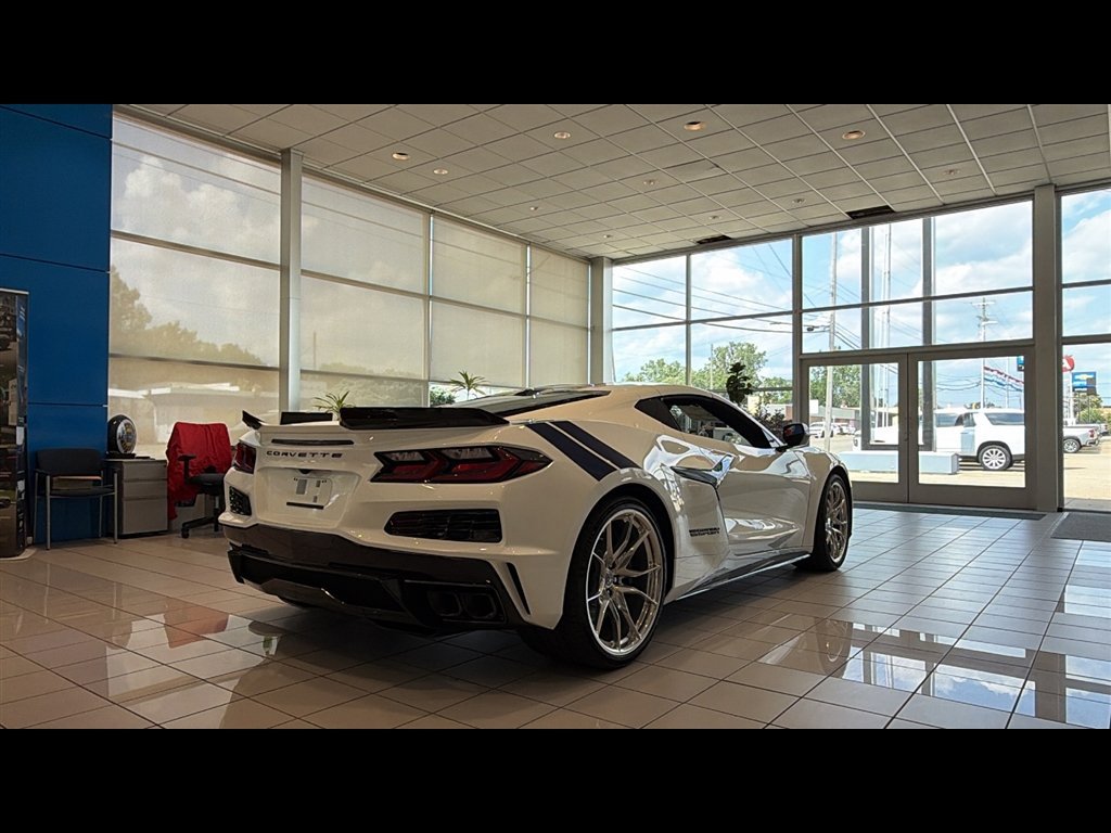 New 2027 Chevrolet Corvette Grand Sport RWD image 4