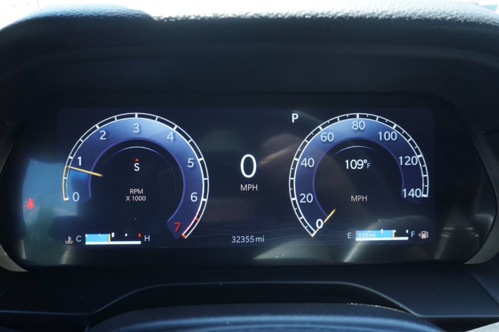 Used 2025 Jeep Grand Cherokee L Altitude RWD image 23