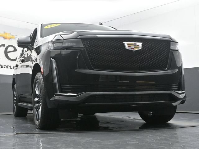Used 2024 Cadillac Escalade Sport AWD/4WD image 3