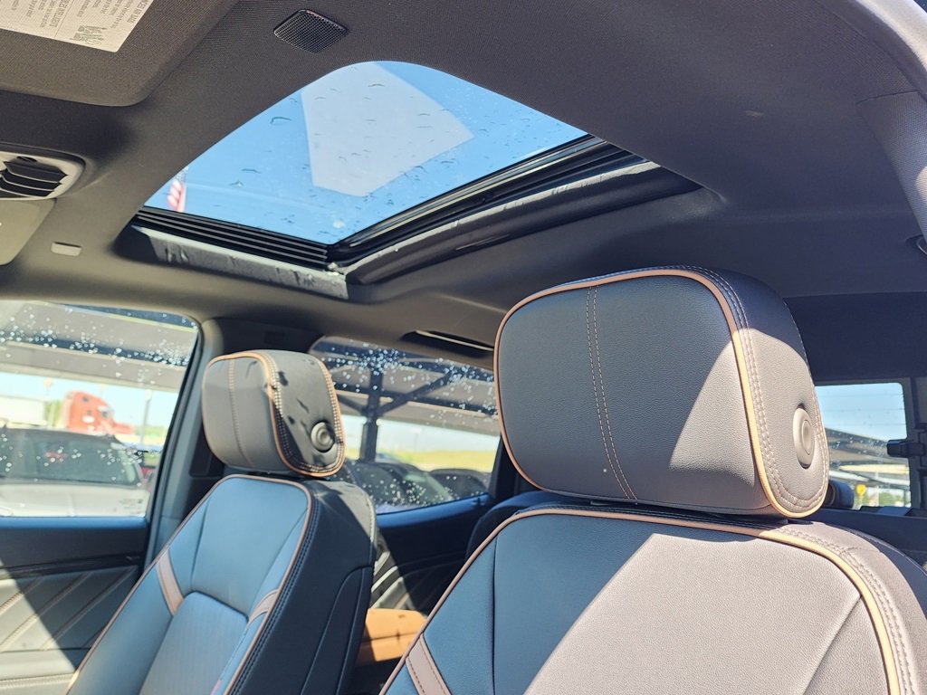 New 2026 GMC Canyon AT4 w/ Technology Plus Package image 16