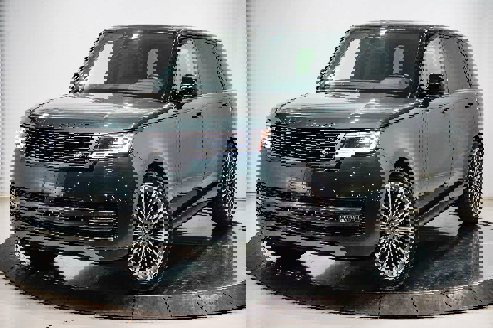 Used 2024 Land Rover Range Rover Long Wheelbase SE