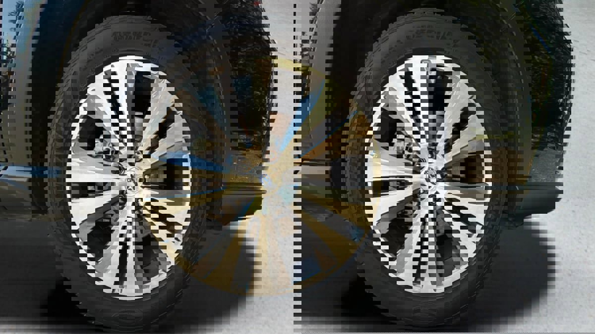 Used 2022 Subaru Ascent Limited image 23