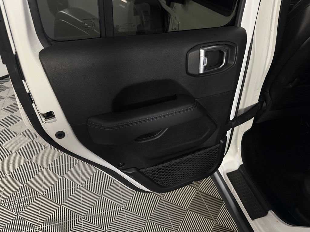 Used 2023 Jeep Wrangler Unlimited Rubicon 4xe AWD/4WD image 27