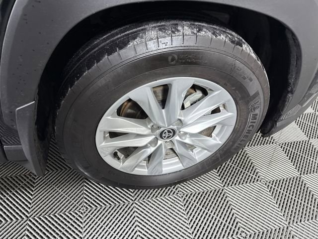 Used 2024 Toyota Corolla Cross LE image 11