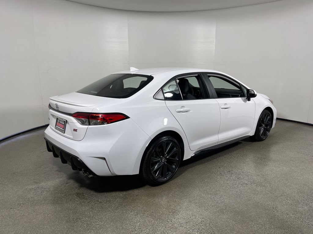 New 2026 Toyota Corolla SE image 3