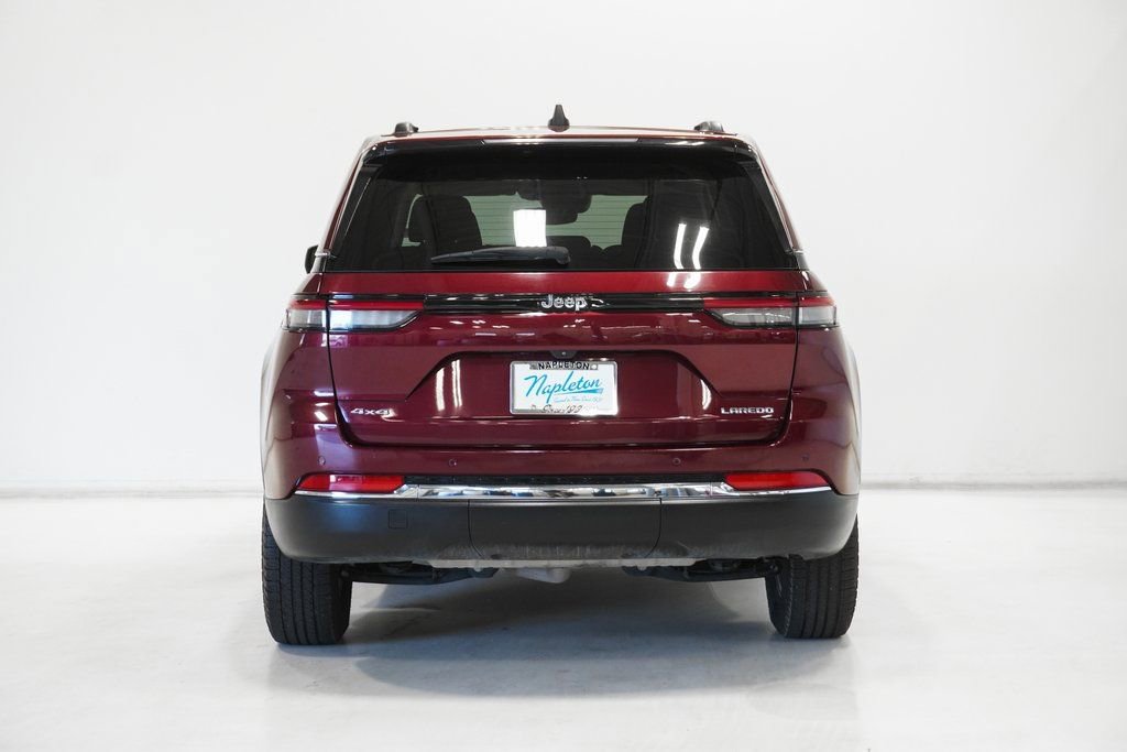 Certified 2024 Jeep Grand Cherokee Laredo image 6