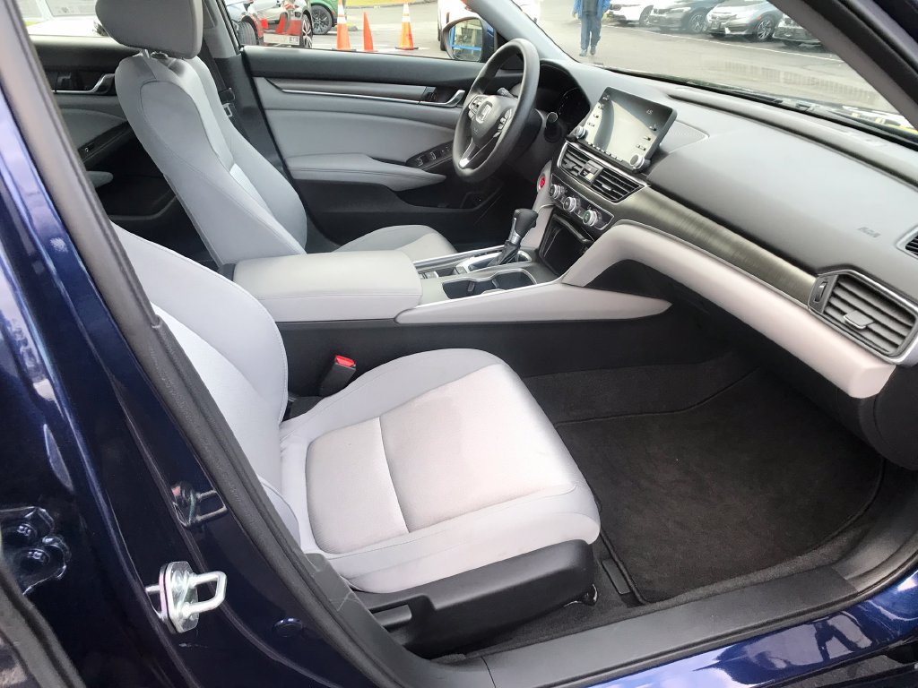 Used 2018 Honda Accord LX image 11
