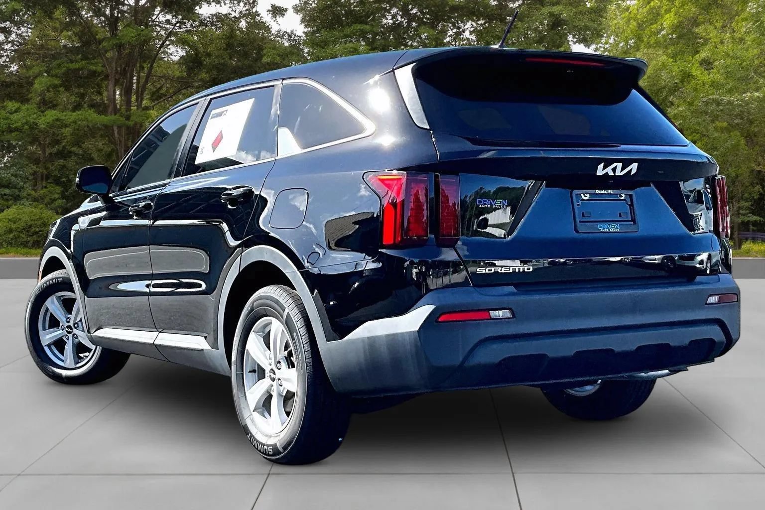 Used 2023 Kia Sorento LX FWD image 12