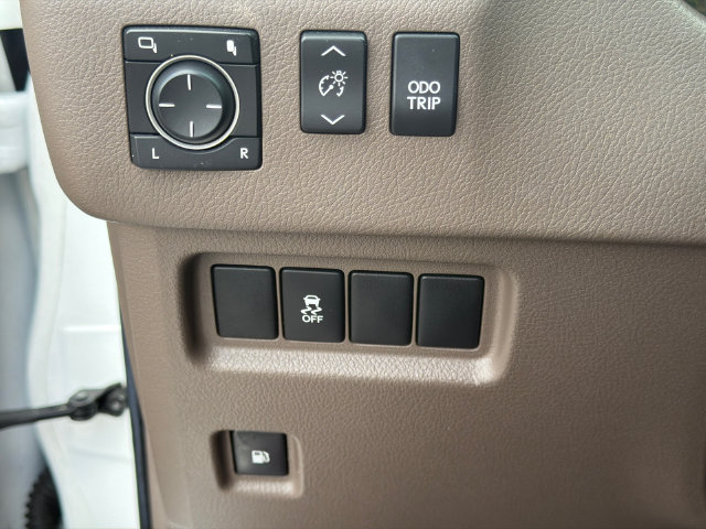 Used 2013 Lexus GX 460 w/ Comfort Plus Pkg AWD/4WD image 34