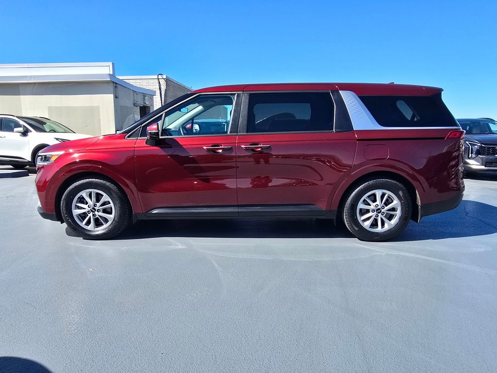 Used 2024 Kia Carnival LX FWD image 8