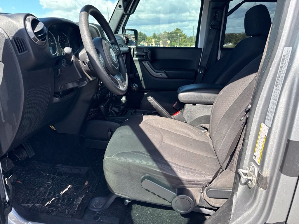 Used 2018 Jeep Wrangler Unlimited Sport AWD/4WD image 6