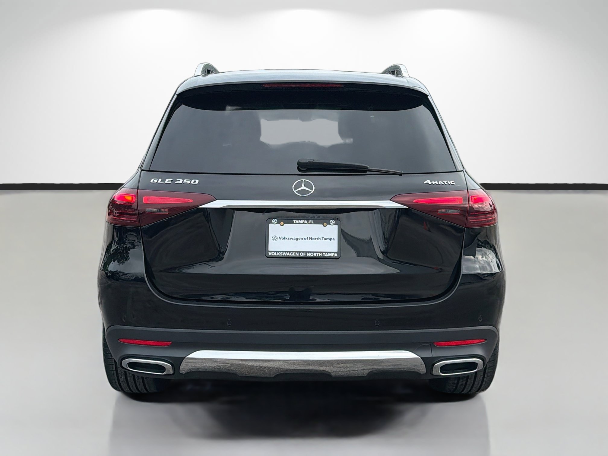 Used 2025 Mercedes-Benz GLE 350 4MATIC w/ Driver Assistance Package image 4