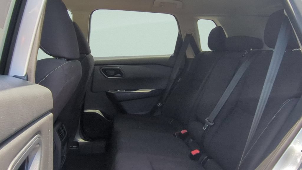 Used 2024 Nissan Rogue S AWD/4WD image 11