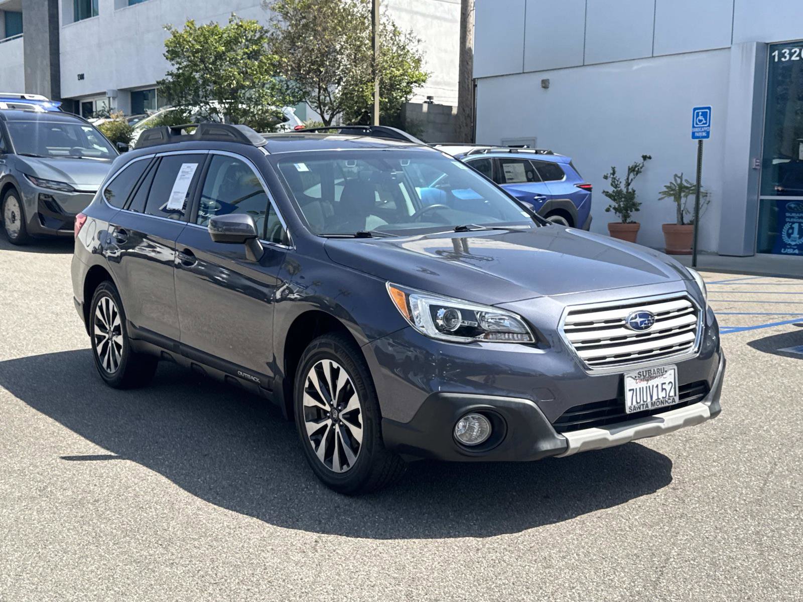 Used 2017 Subaru Outback 2.5i Limited AWD/4WD image 3