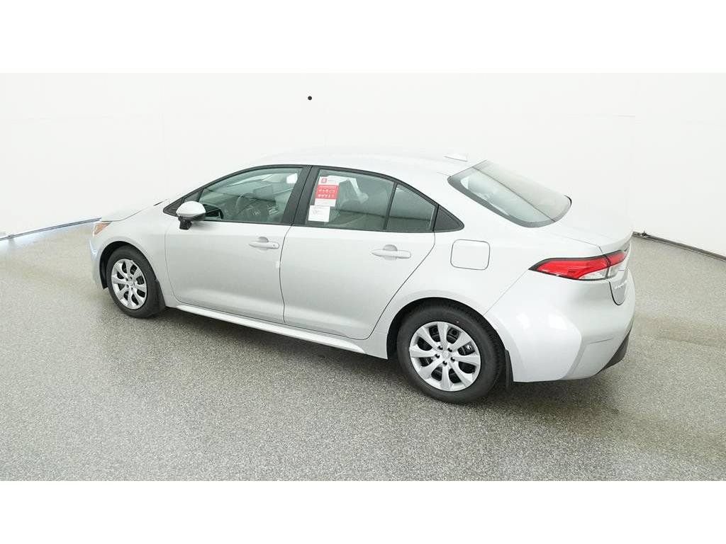 Used 2025 Toyota Corolla LE FWD image 5