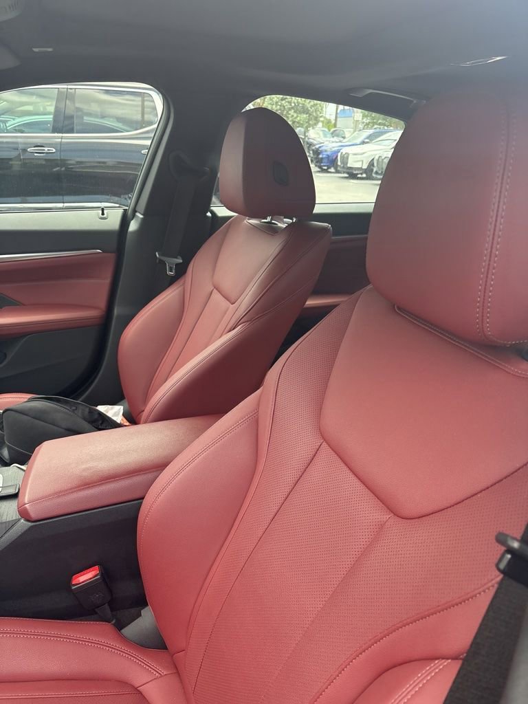 Used 2023 BMW i4 eDrive35 w/ Premium Package RWD image 10
