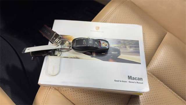 Used 2017 Porsche Macan S image 23