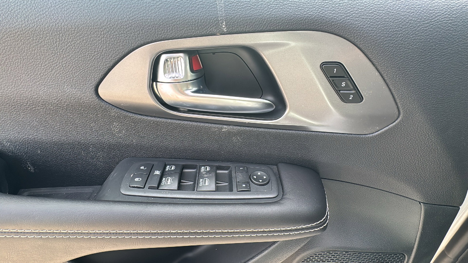New 2026 Chrysler Pacifica Select w/ S Appearance Package FWD image 12