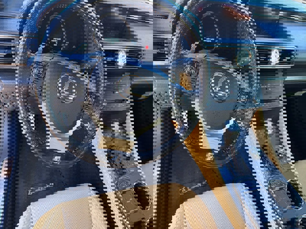 Used 2016 Lexus RC 300 AWD image 11