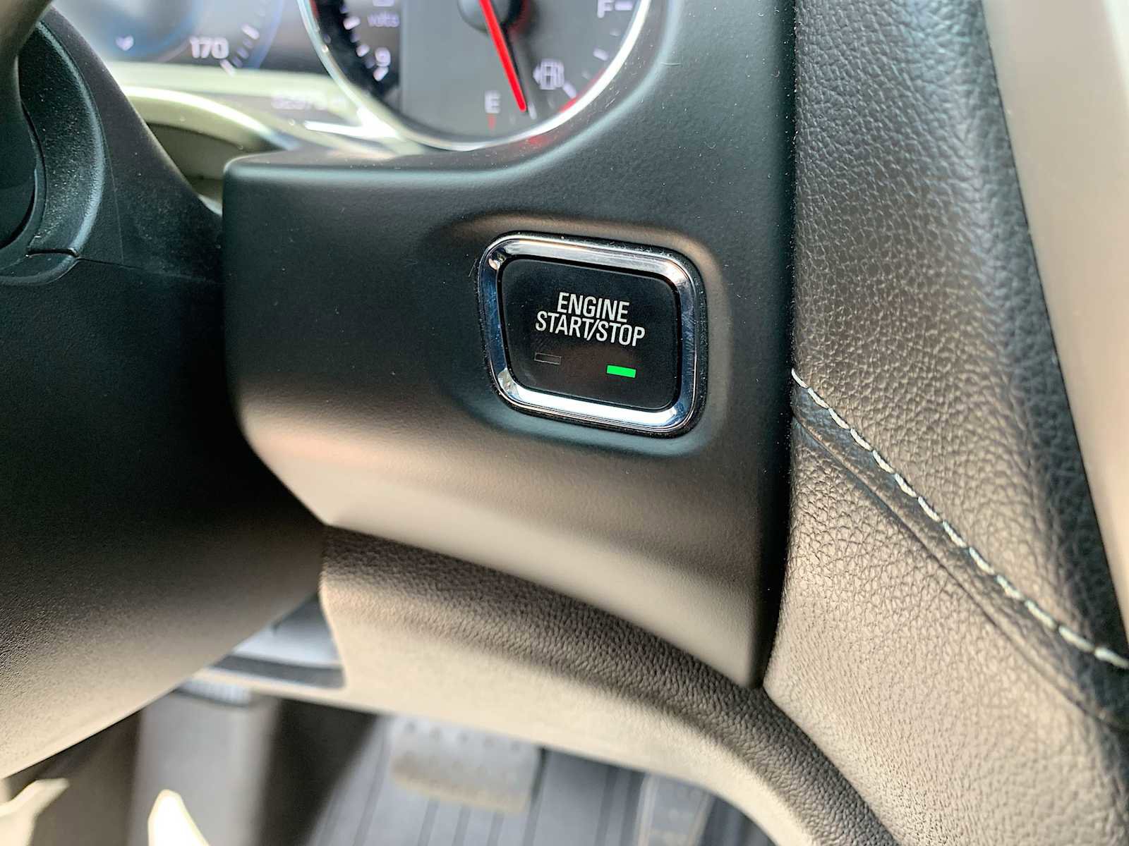 Used 2018 GMC Acadia Denali w/ Technology Package AWD/4WD image 16
