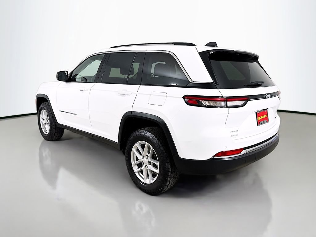 Used 2023 Jeep Grand Cherokee Laredo w/ Luxury Tech Group I AWD/4WD image 6