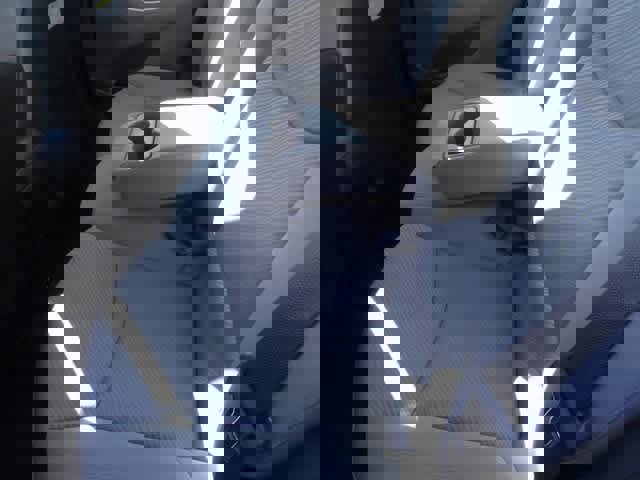 Used 2013 Hyundai Elantra GLS image 17