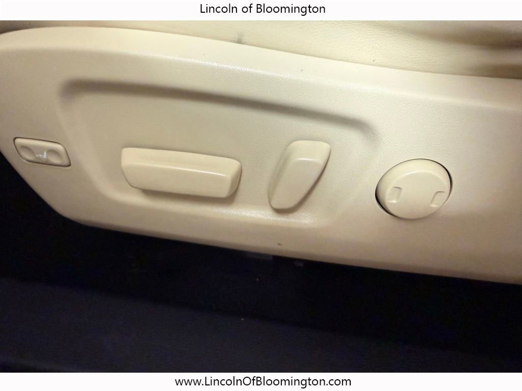 Used 2015 Toyota Highlander XLE image 27