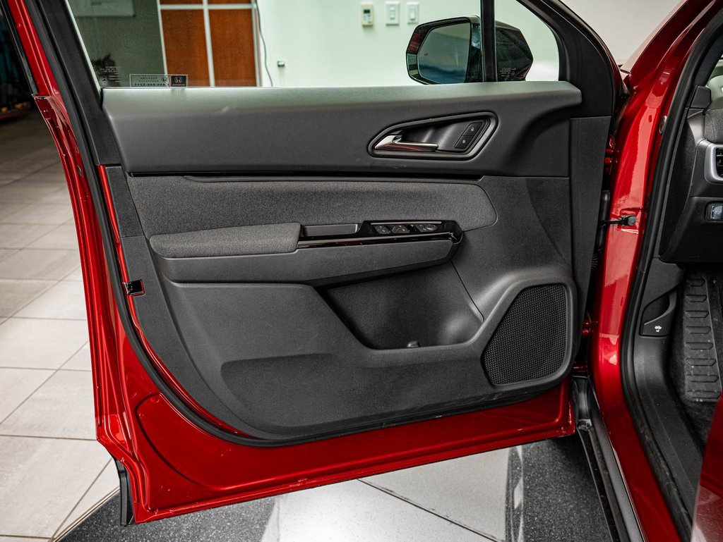 Used 2025 Honda Prologue EX image 17