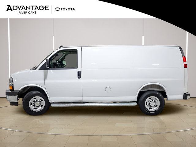 Used 2025 Chevrolet Express 2500 w/ Driver Convenience Package RWD image 5