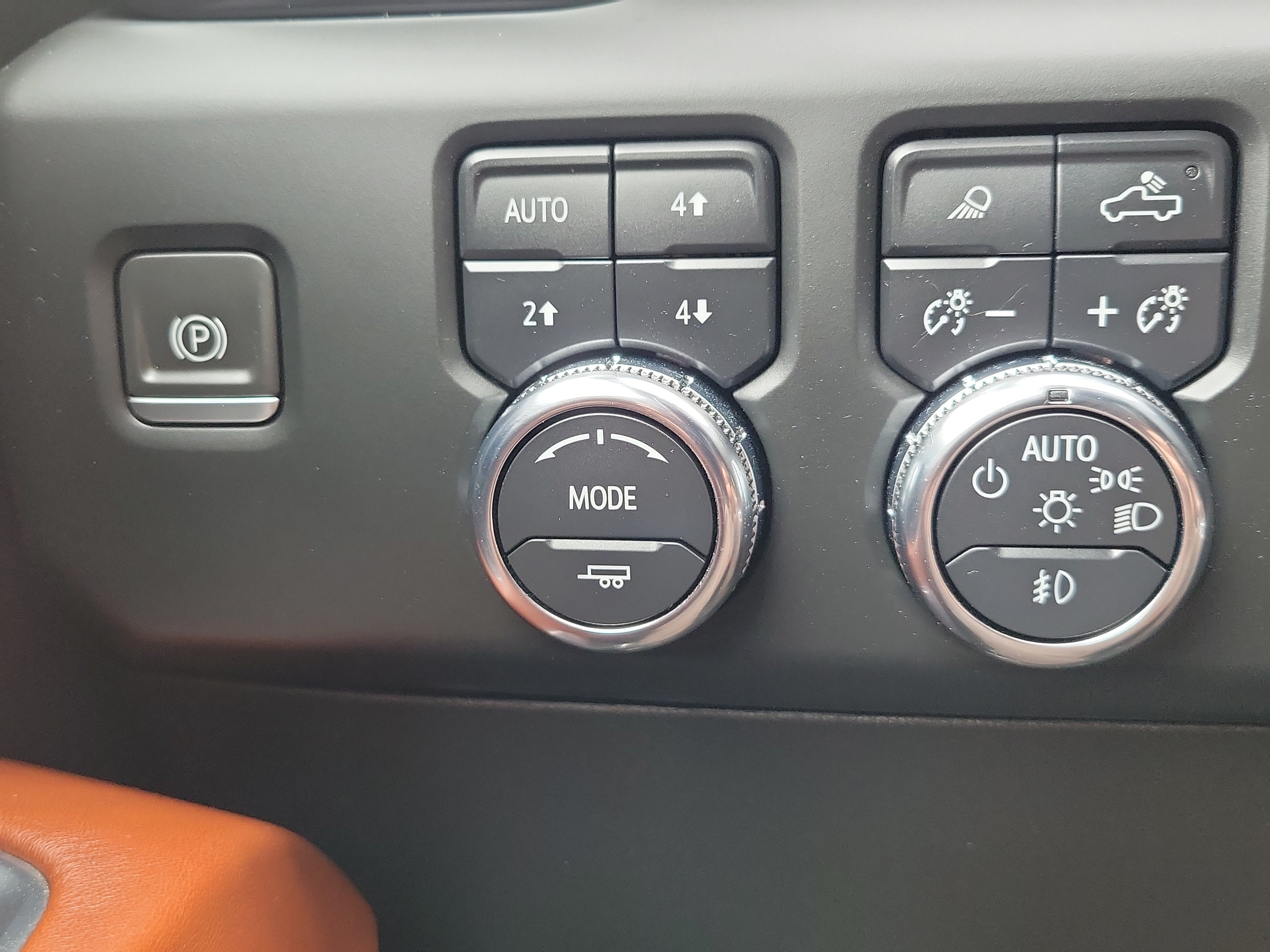 Used 2024 GMC Sierra 3500 Denali Ultimate AWD/4WD image 31