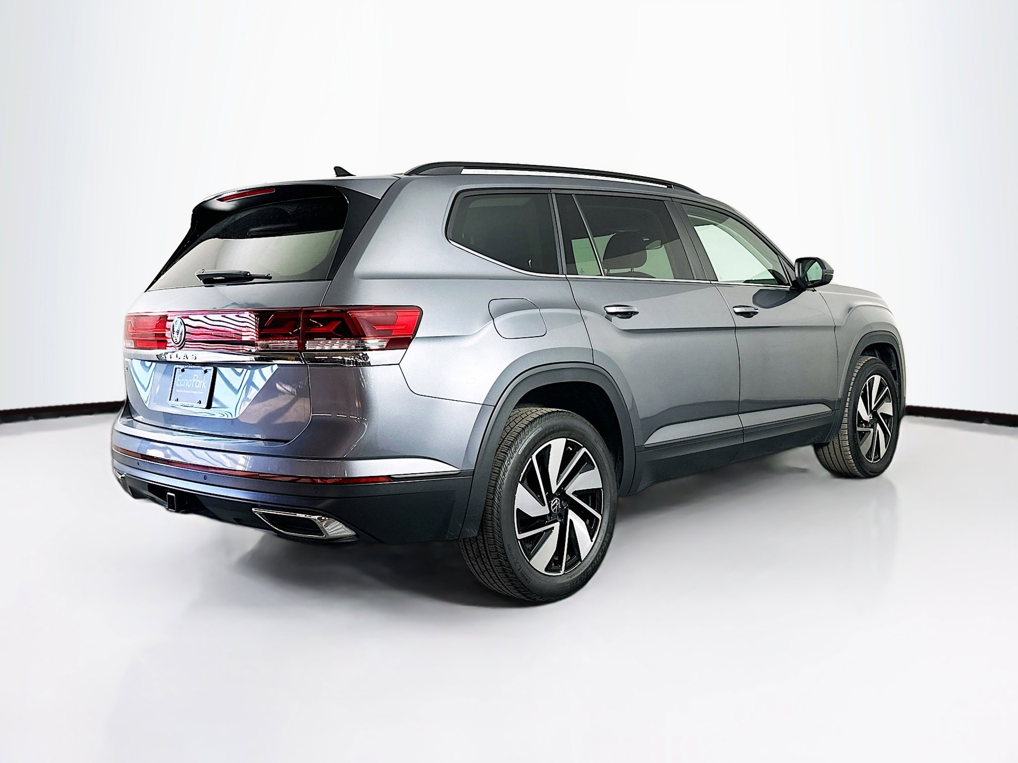 Used 2025 Volkswagen Atlas SE image 9