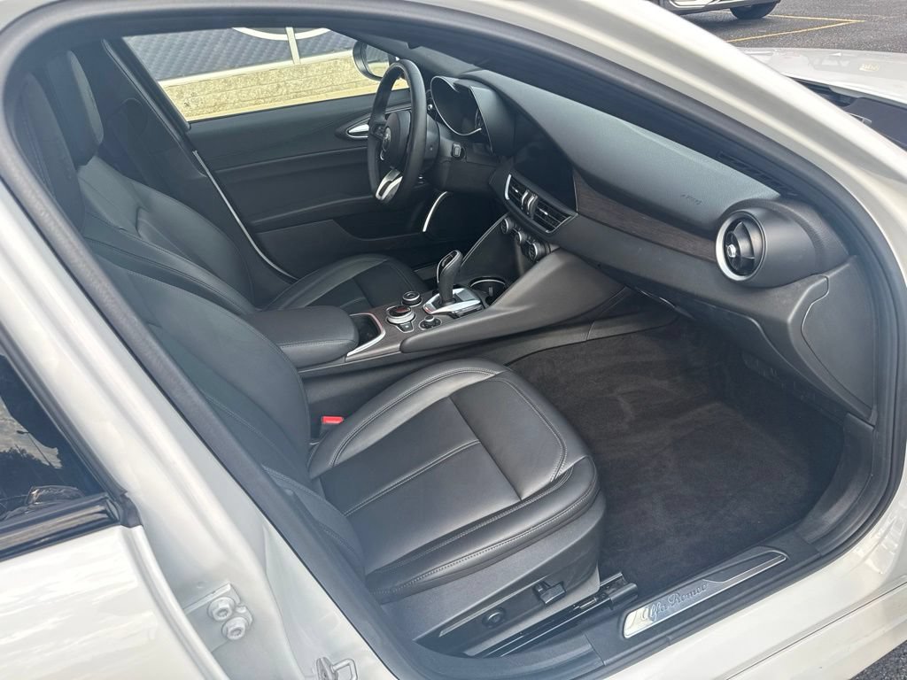 Used 2022 Alfa Romeo Giulia Ti AWD/4WD image 65