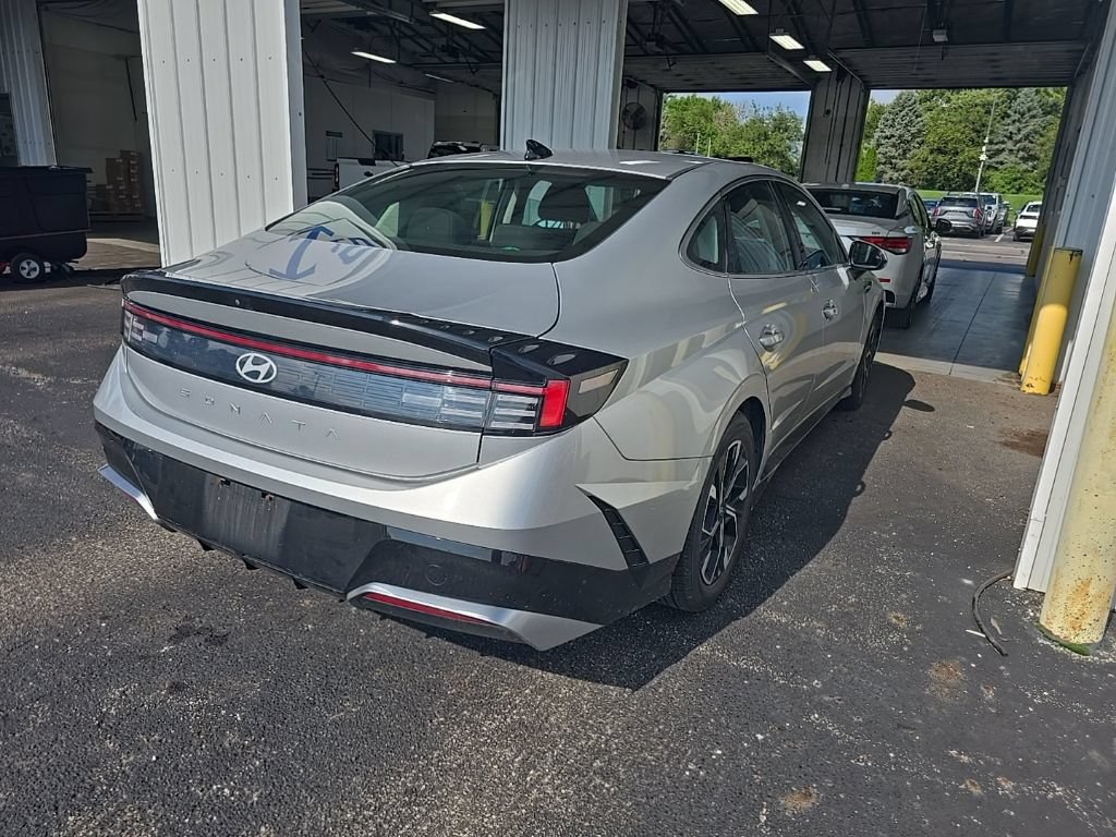 Used 2025 Hyundai Sonata SEL FWD image 4