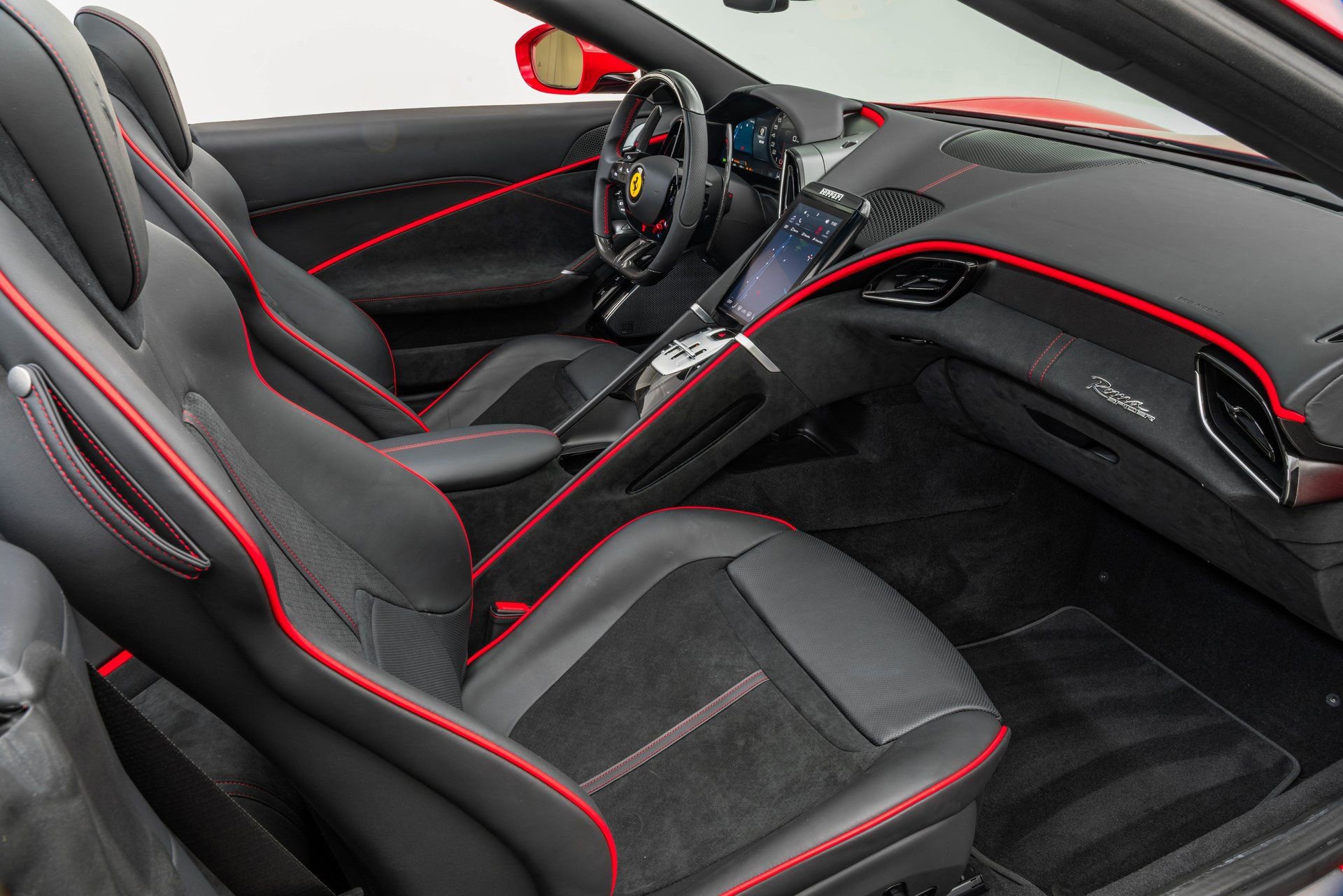 Certified 2025 Ferrari Roma Spider RWD image 41