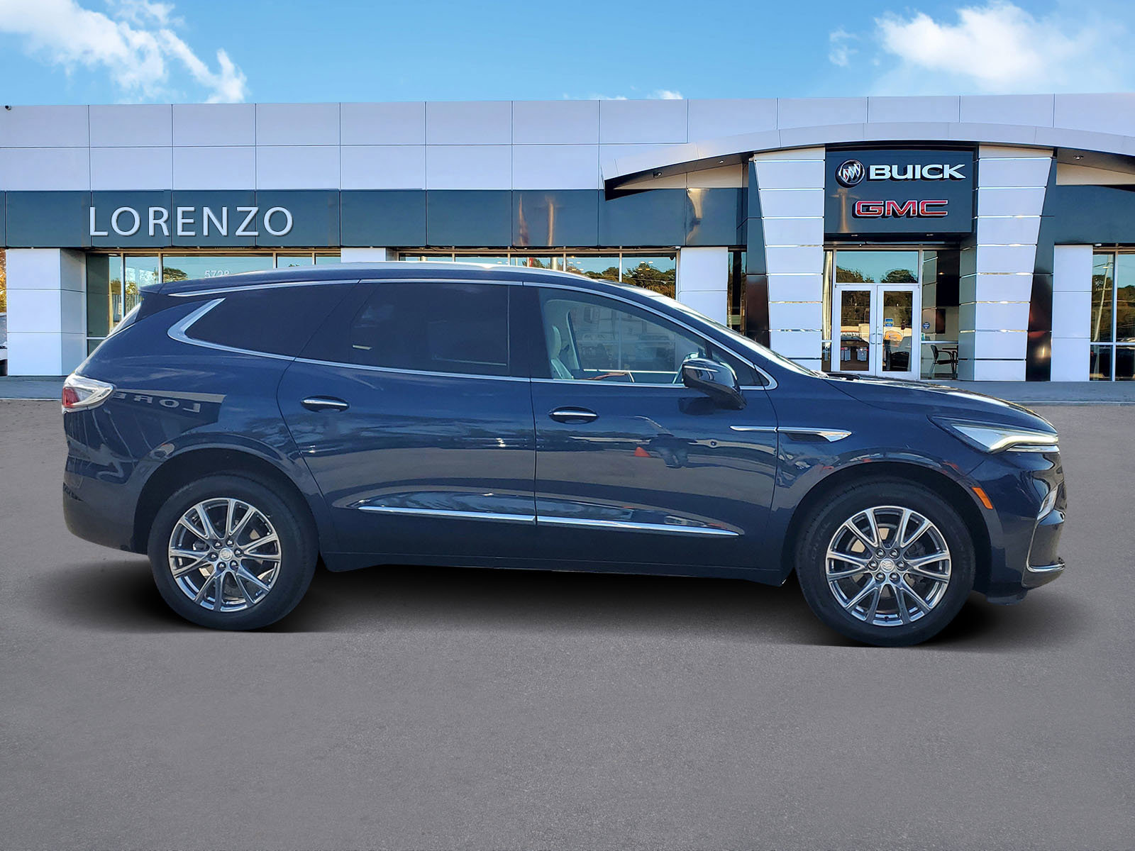 Used 2022 Buick Enclave Essence w/ Experience Buick Package image 4