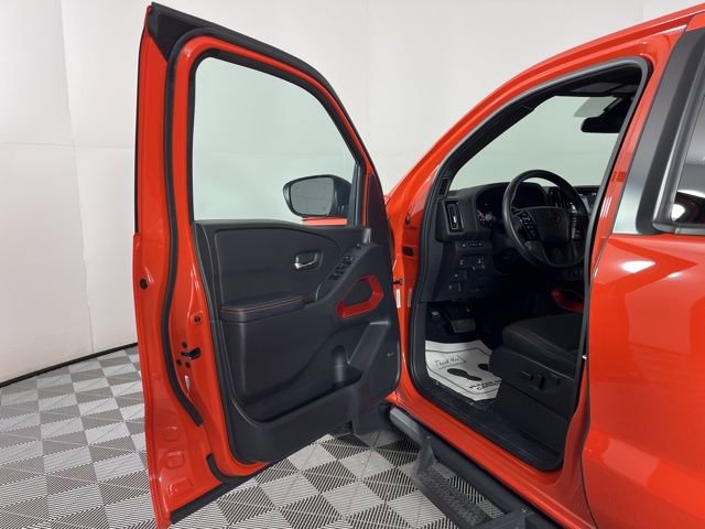 Used 2025 Nissan Frontier Pro-X w/ Pro Convenience Package image 17