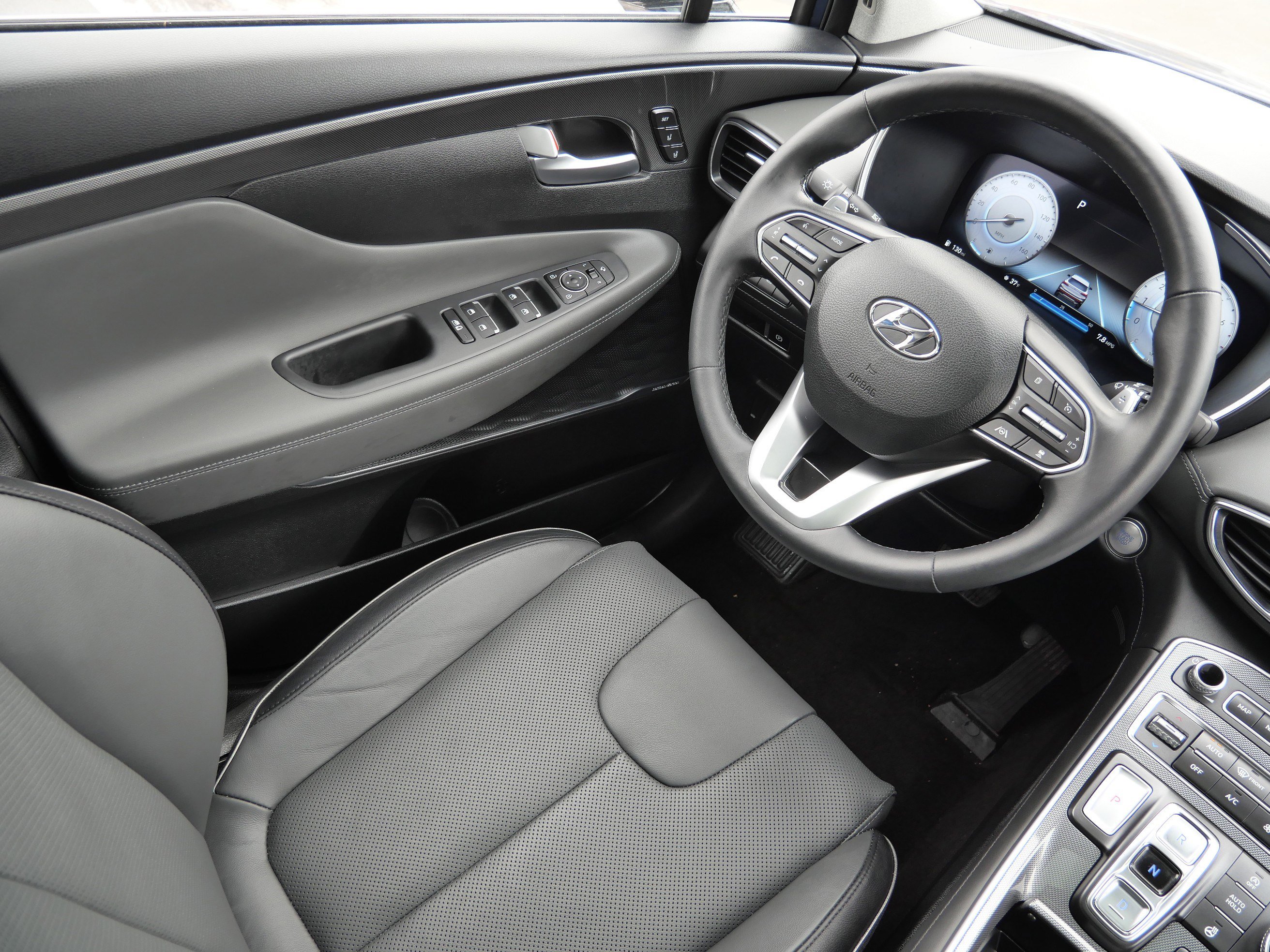 Certified 2022 Hyundai Santa Fe Limited image 9