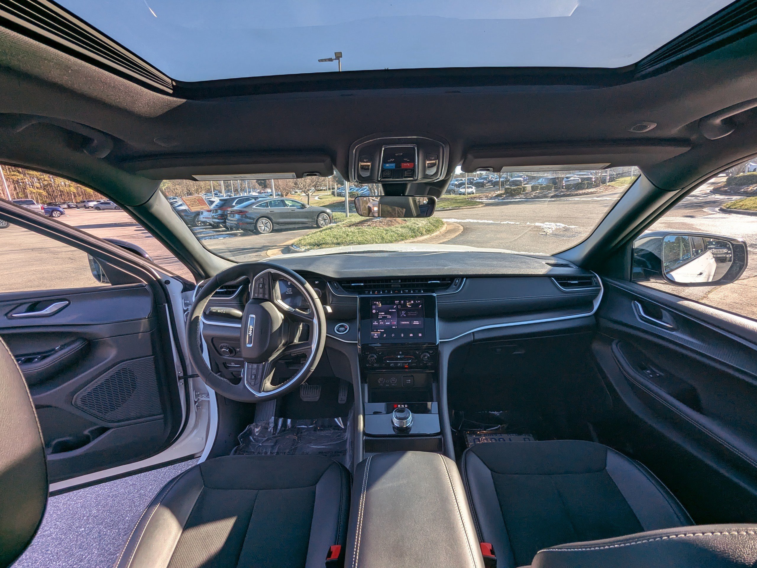 Used 2025 Jeep Grand Cherokee Altitude image 12