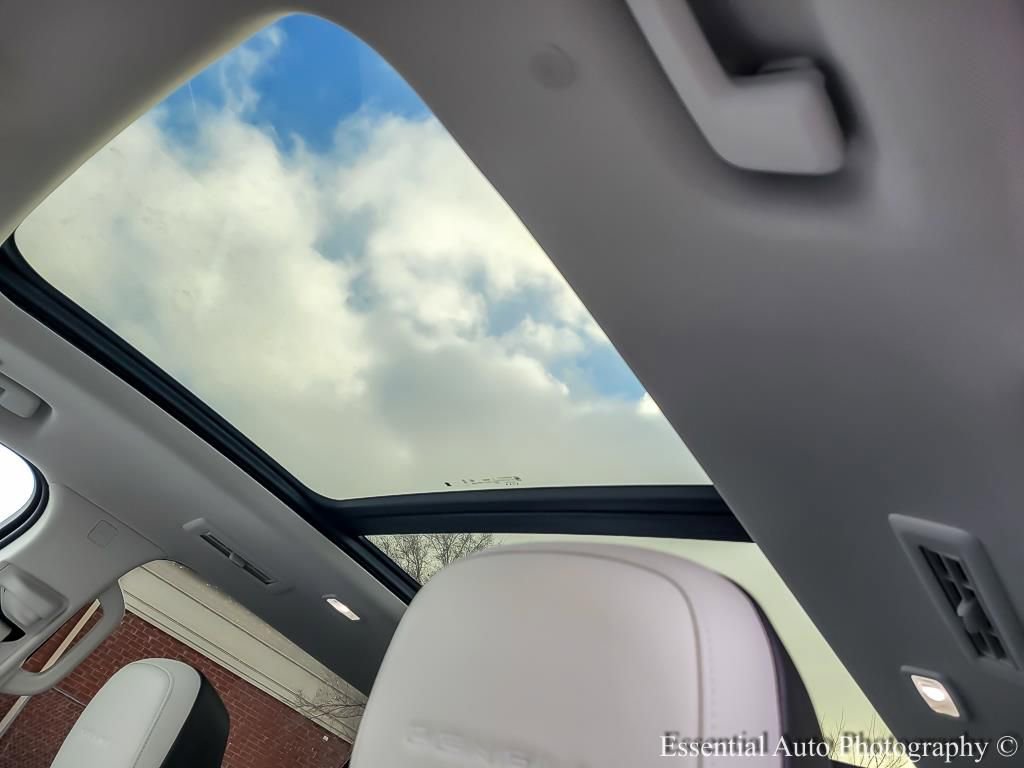 Used 2024 GMC Acadia Denali w/ LPO, Floor Liner Package image 10