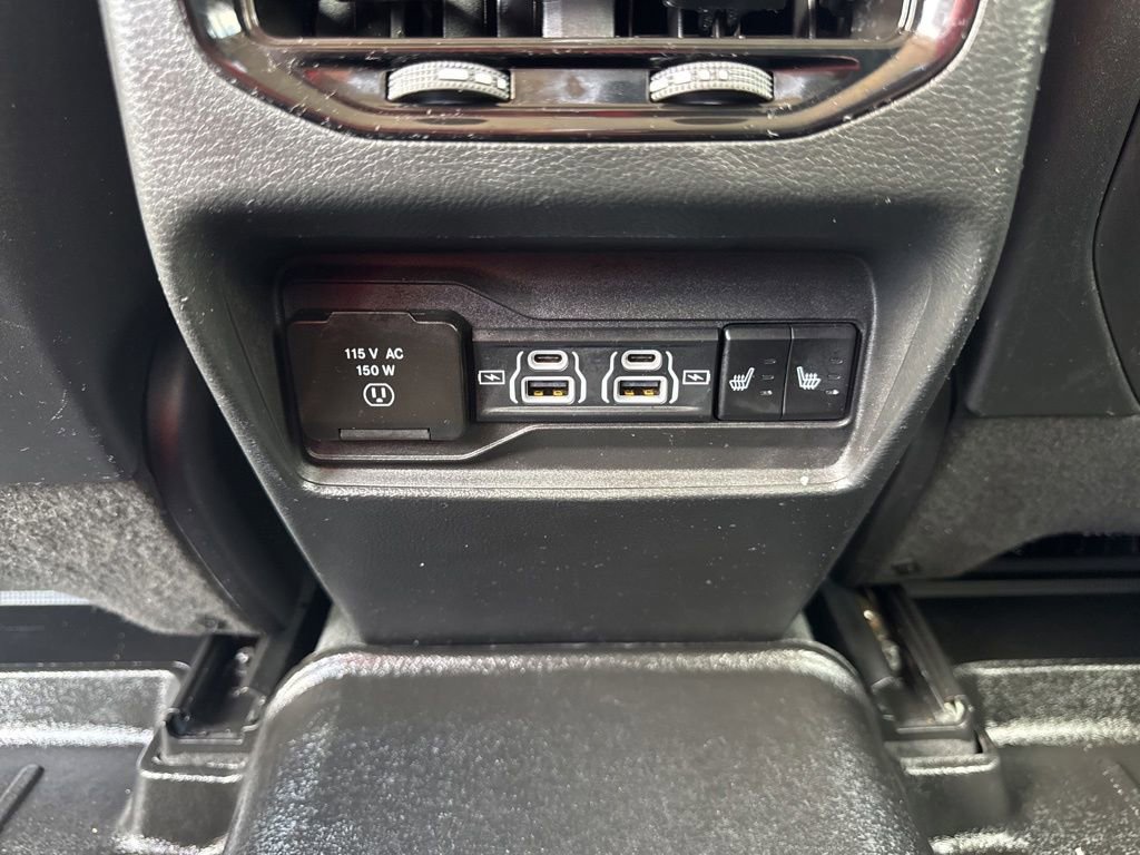 Used 2024 Jeep Grand Cherokee Limited w/ Black Appearance Package image 24