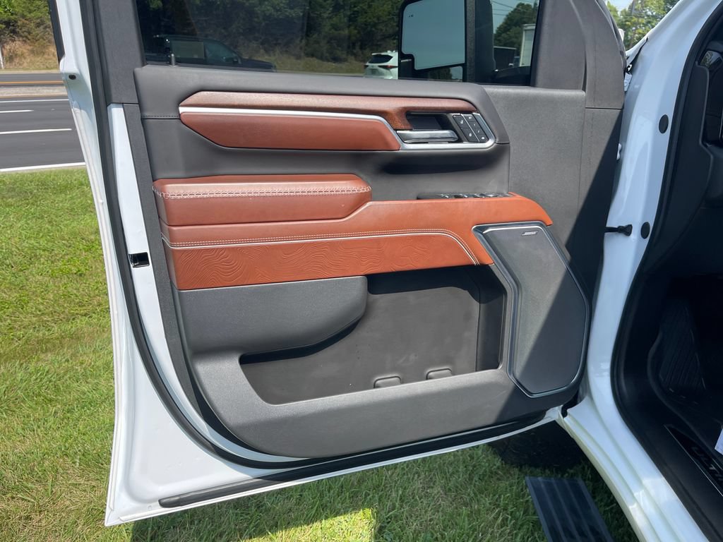 Used 2024 GMC Sierra 2500 Denali Ultimate AWD/4WD image 13