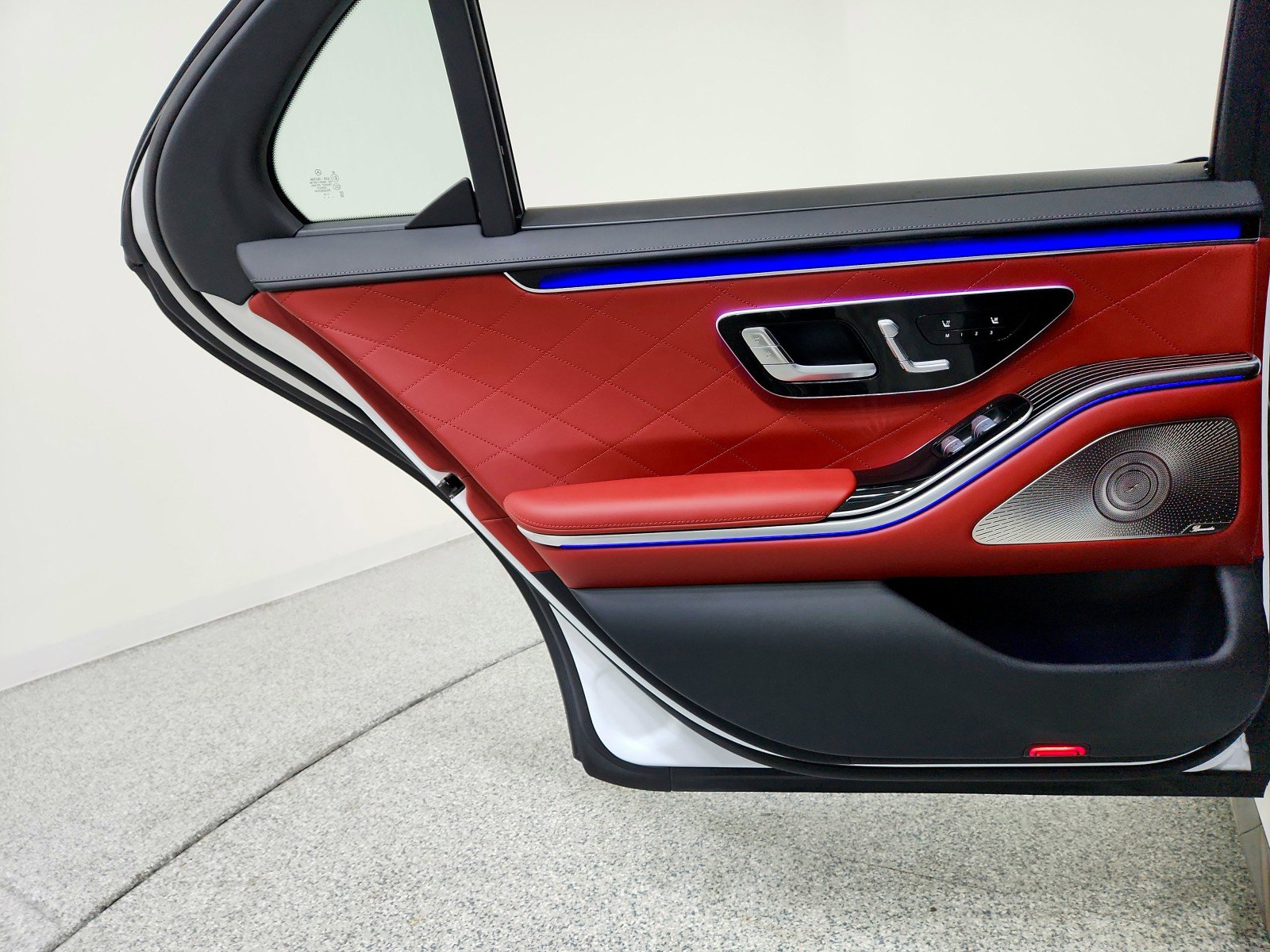 Certified 2025 Mercedes-Benz S 580 4MATIC Sedan image 24