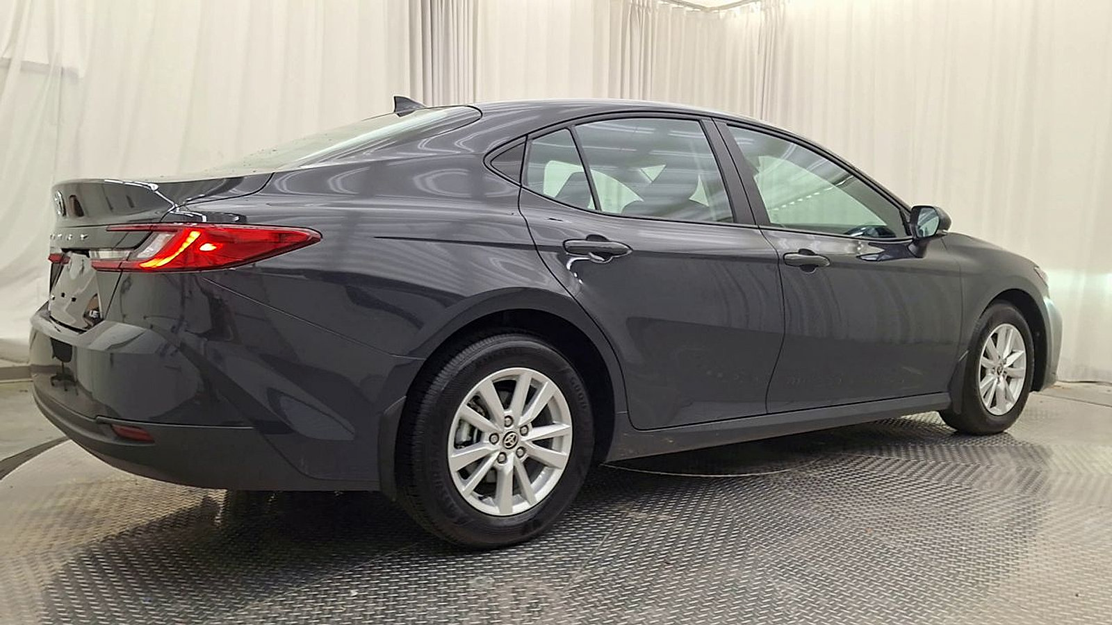 Used 2026 Toyota Camry LE FWD image 4