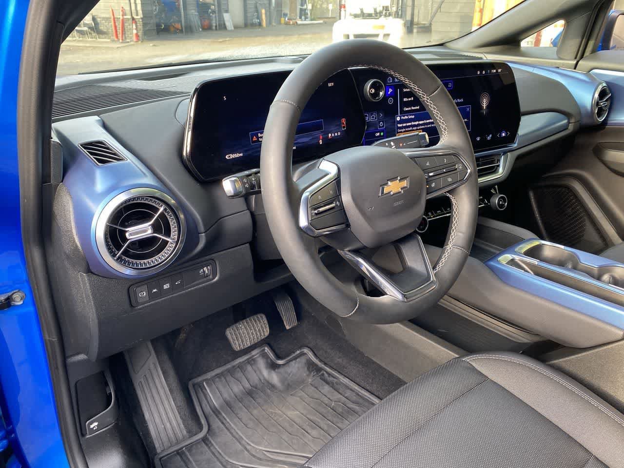 Used 2025 Chevrolet Equinox EV LT w/ LPO, All-Weather Mat Package FWD image 2