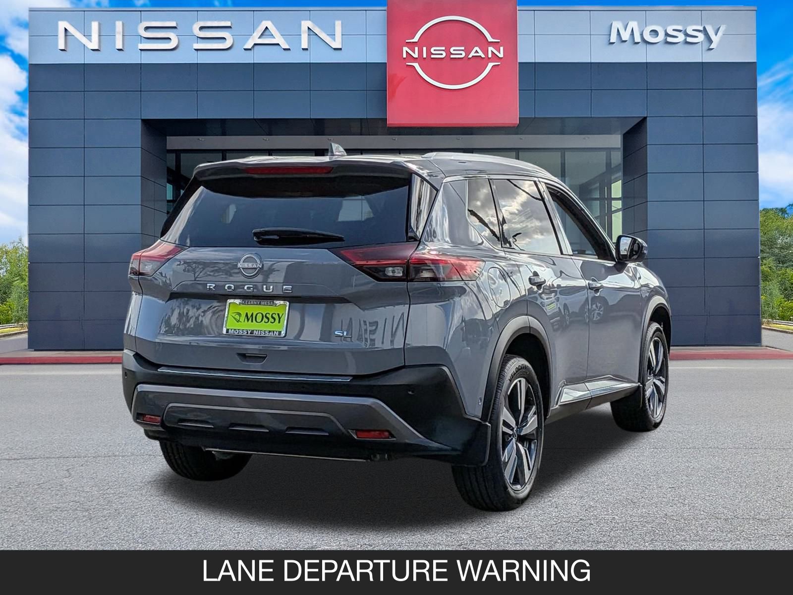 Used 2023 Nissan Rogue SL w/ SL Premium Package image 9