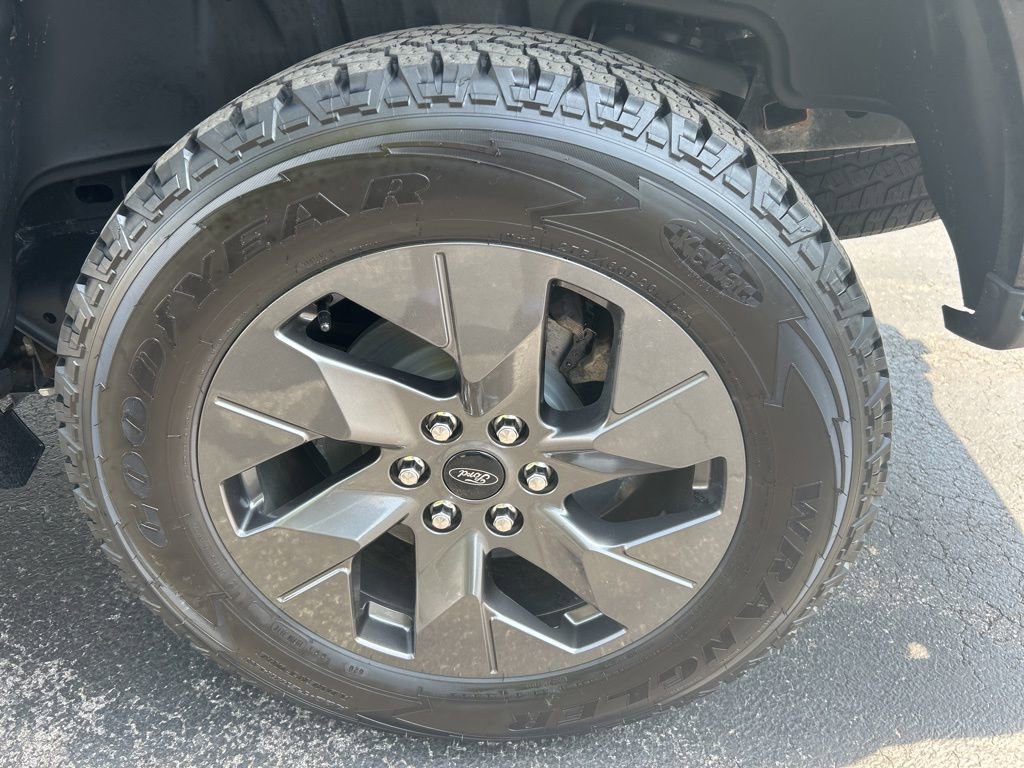 Used 2022 Ford F150 Lightning Lariat AWD/4WD image 29