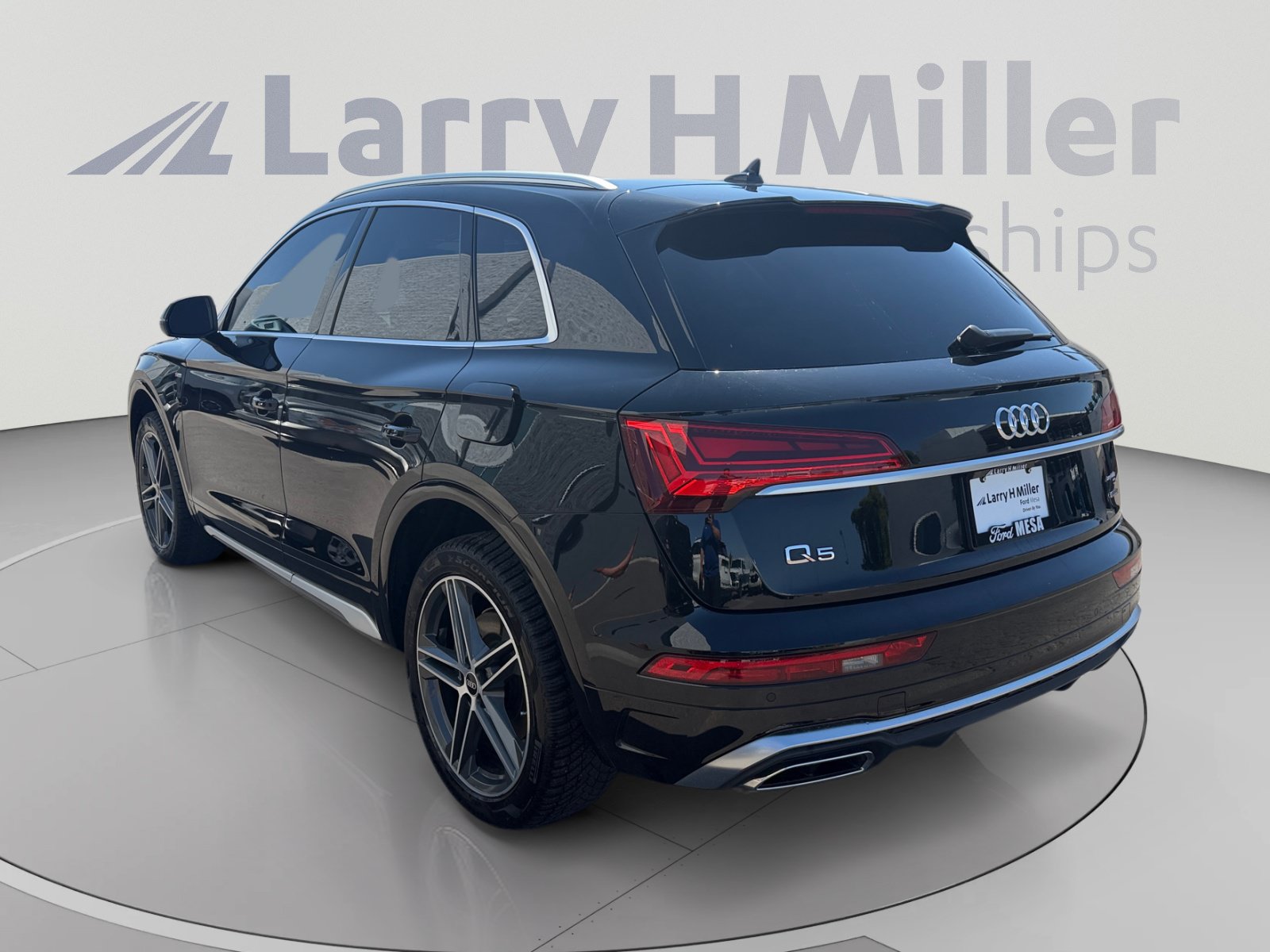 Used 2021 Audi Q5 e Premium AWD/4WD image 3