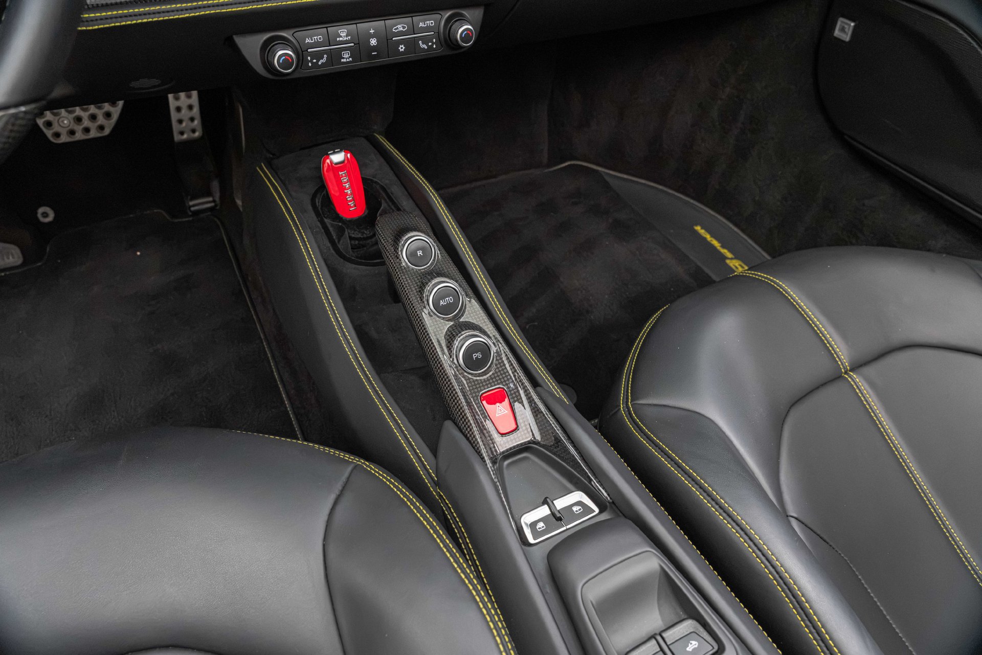 Certified 2021 Ferrari F8 Tributo RWD image 6