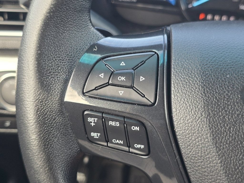 Used 2017 Ford Explorer XLT w/ Equipment Group 202A AWD/4WD image 30
